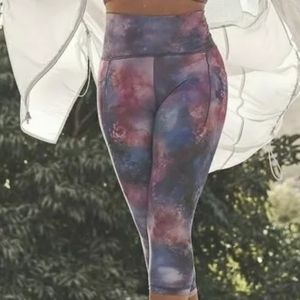 Athleta Salutation Stash Pocket II Capri Supernova